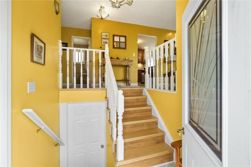 8 Bloomfield Ave House Sold Price