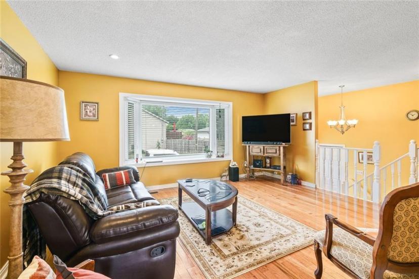 8 Bloomfield Ave House Sold Price