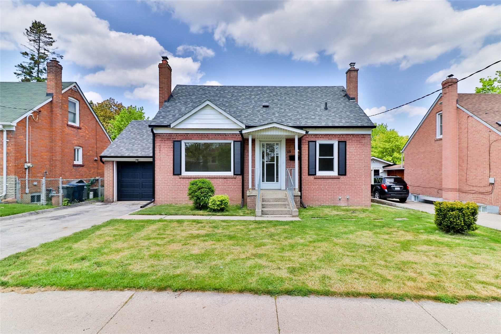 18 Meadow Lane Ave House Sold Price