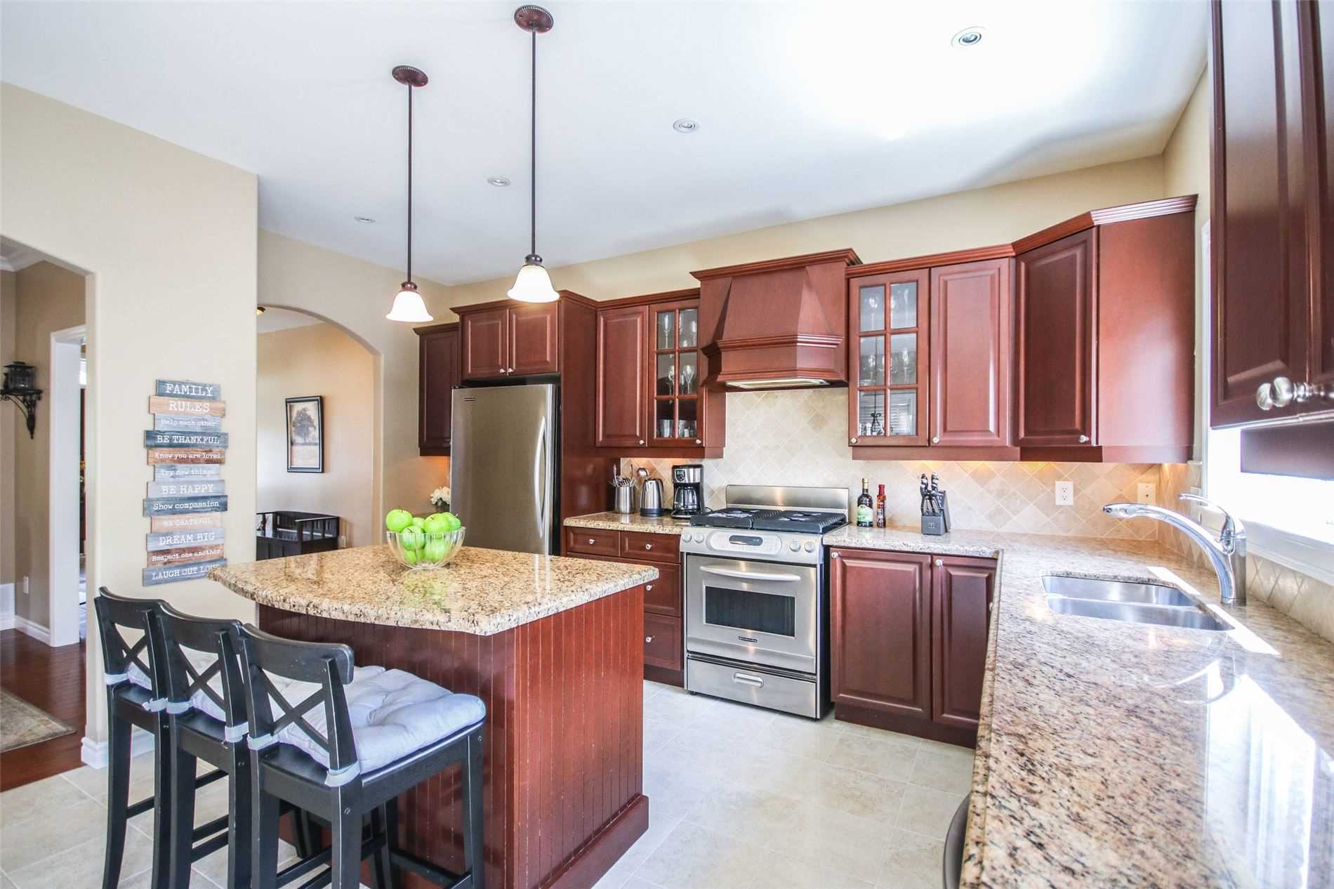 64 Red Oak Cres House Sold Price