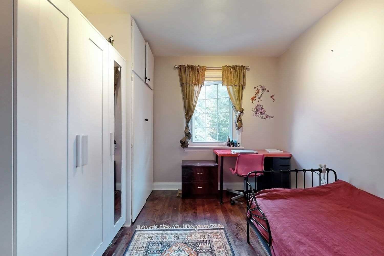 339 Willowdale Ave House Sold Price