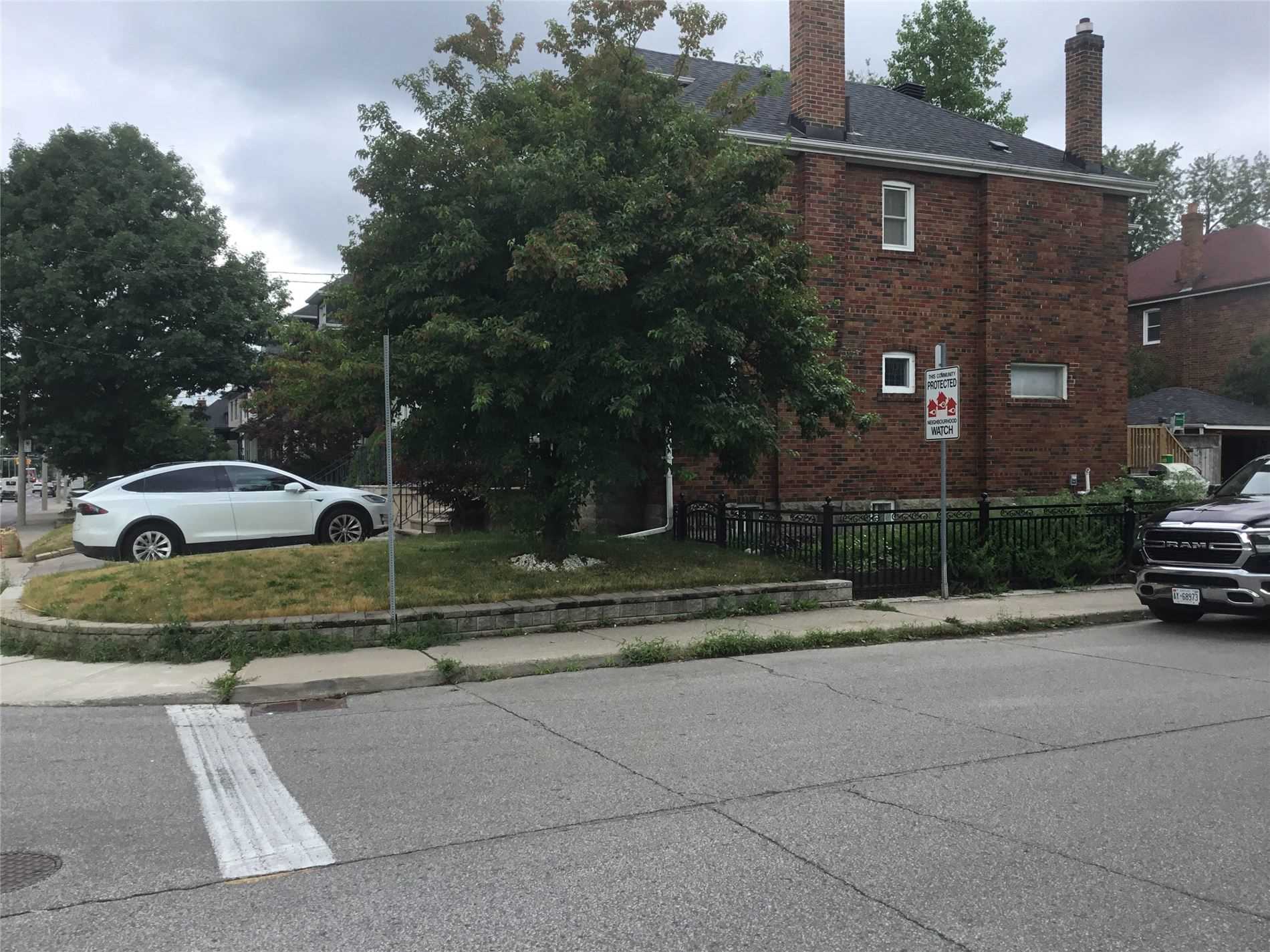 136 Lawrence Ave E House Sold Price