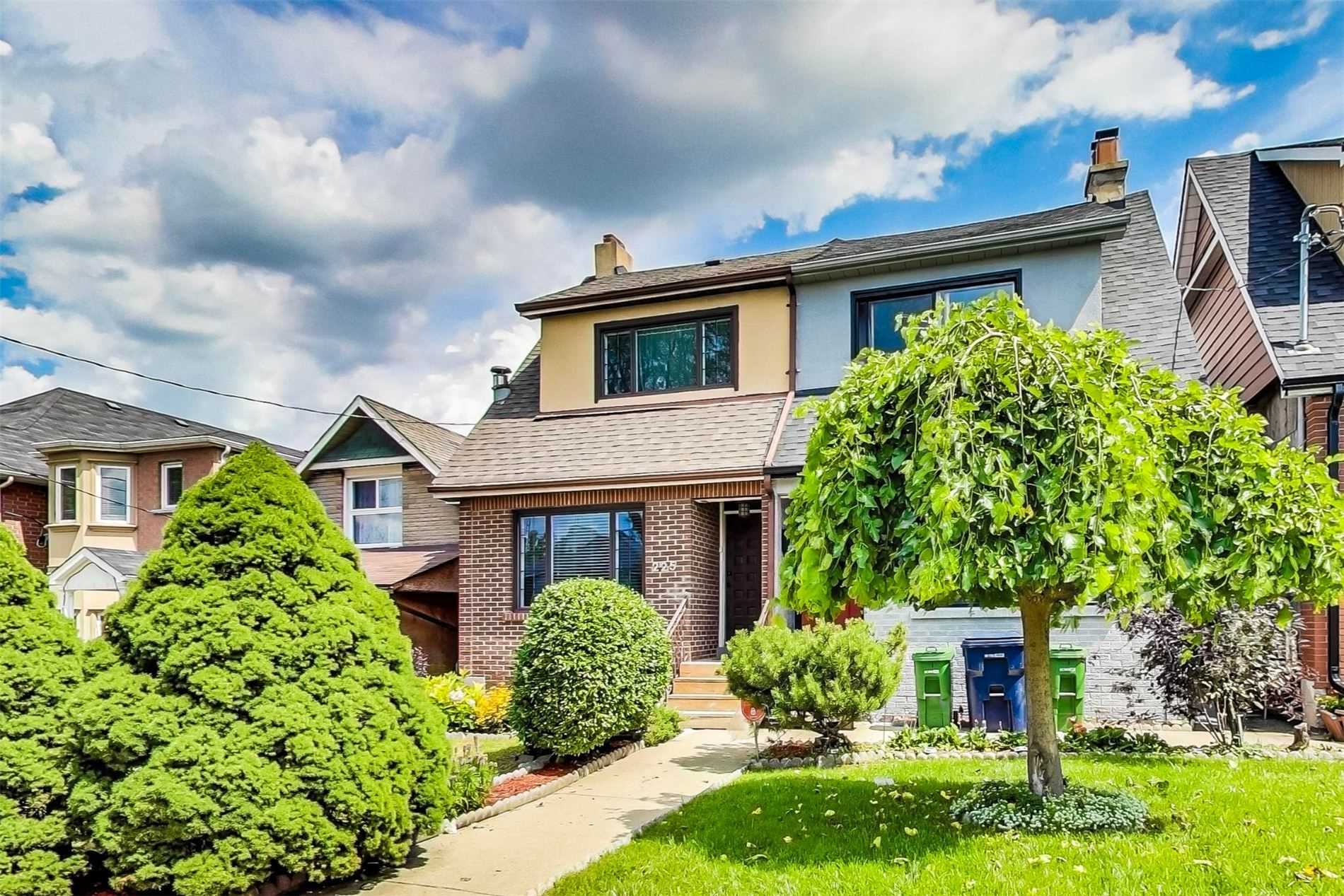 225 Caledonia Rd House Sold Price