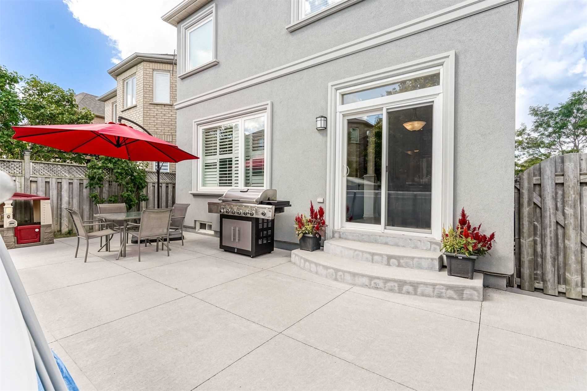 389 Cranston Park Ave House Sold Price