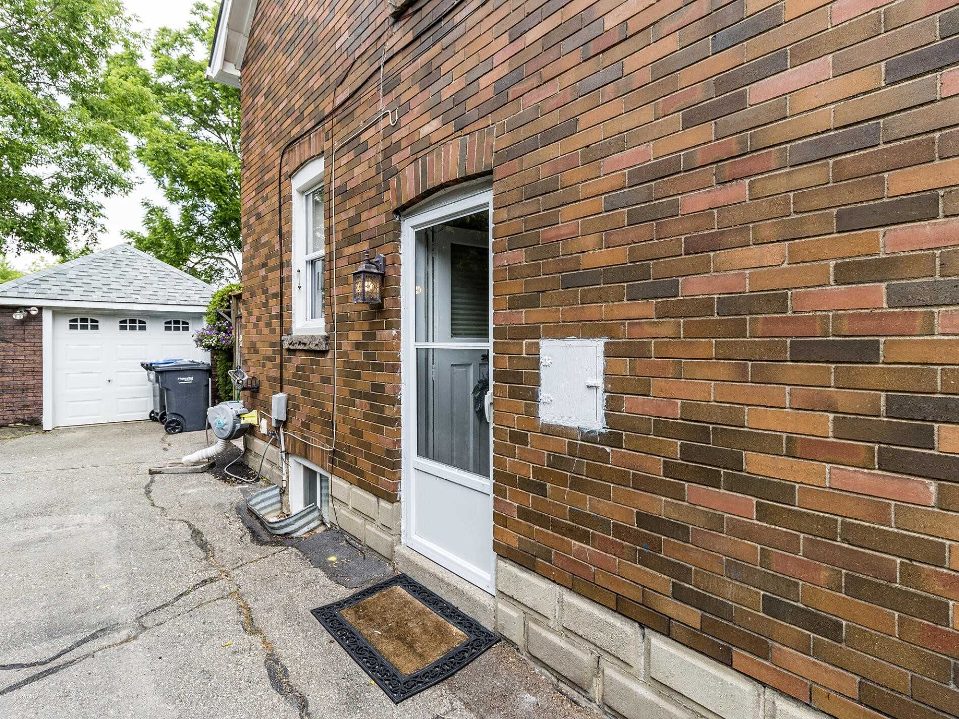 18 Fleming Ave House Sold Price