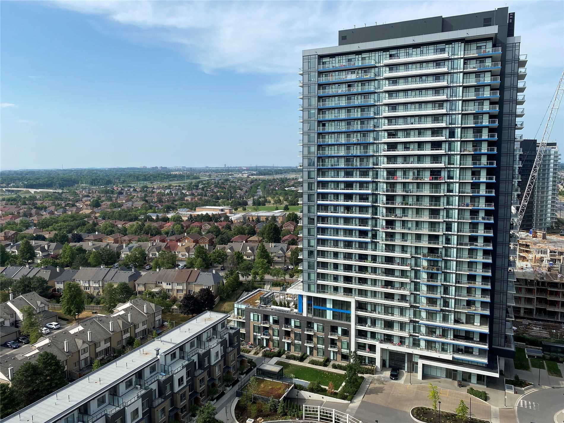 2560 Eglinton Ave W 702 Apartment For Rent