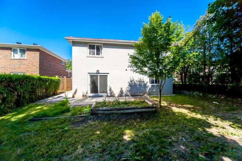 44 Chartland Blvd S House Sold Price