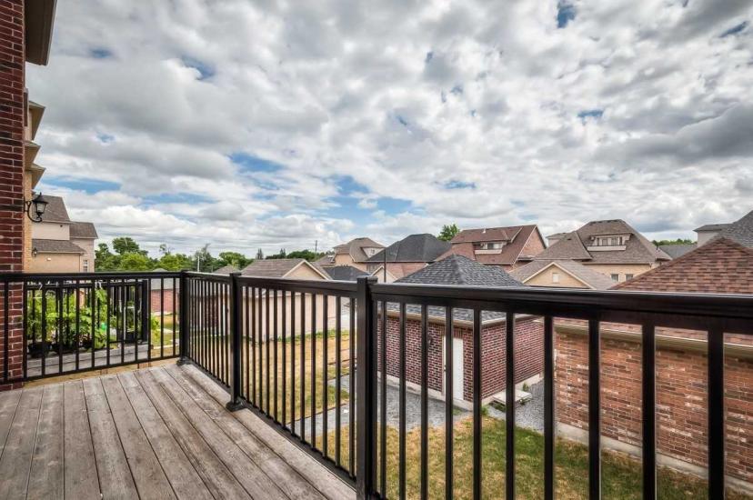 290 Angus Glen Blvd House Sold Price