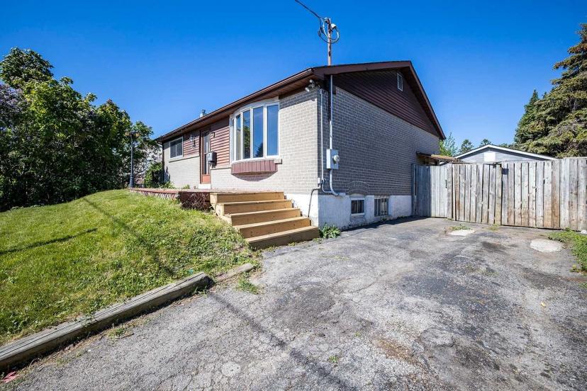 Oshawa Homes For Sale Search Homes MLS® listings & Real Estate